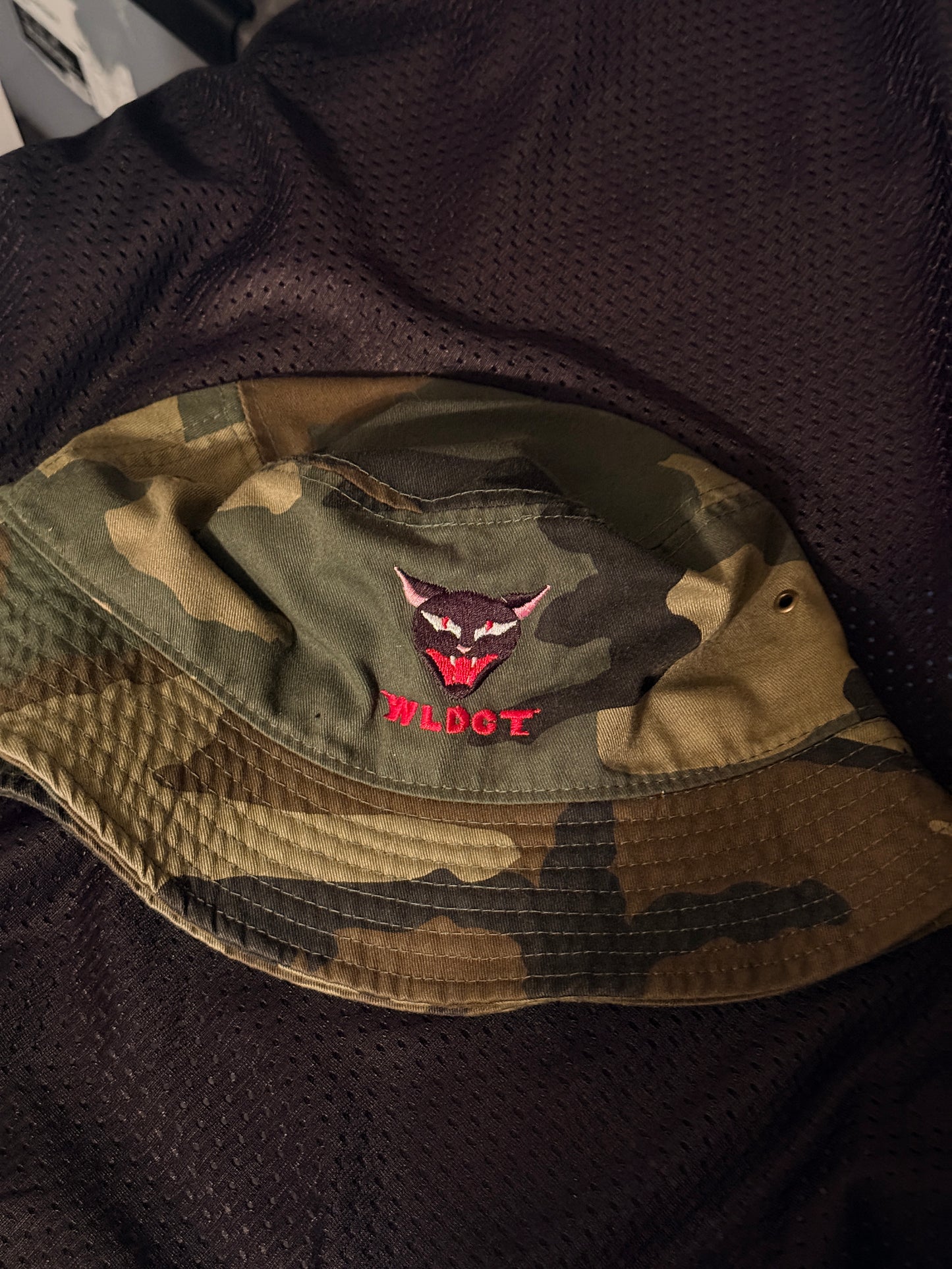 Old school Camo Cat Head embroidery Bucket Hat