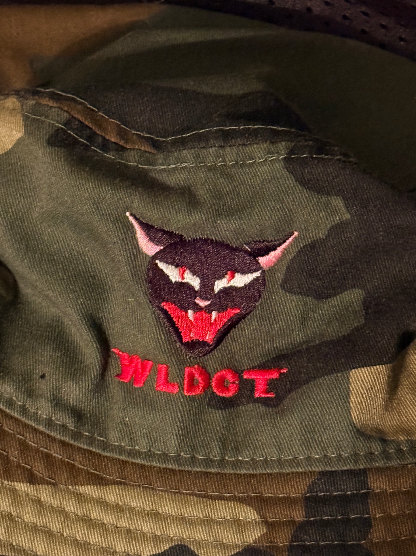Old school Camo Cat Head embroidery Bucket Hat